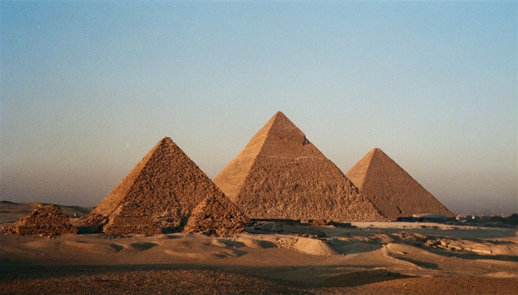 Egypt-Cairo-Giza-the-Pyramids-1-BG